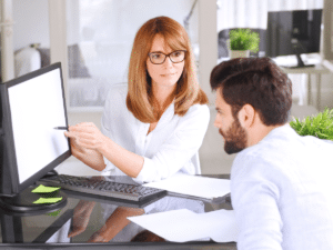 woman consulting seo