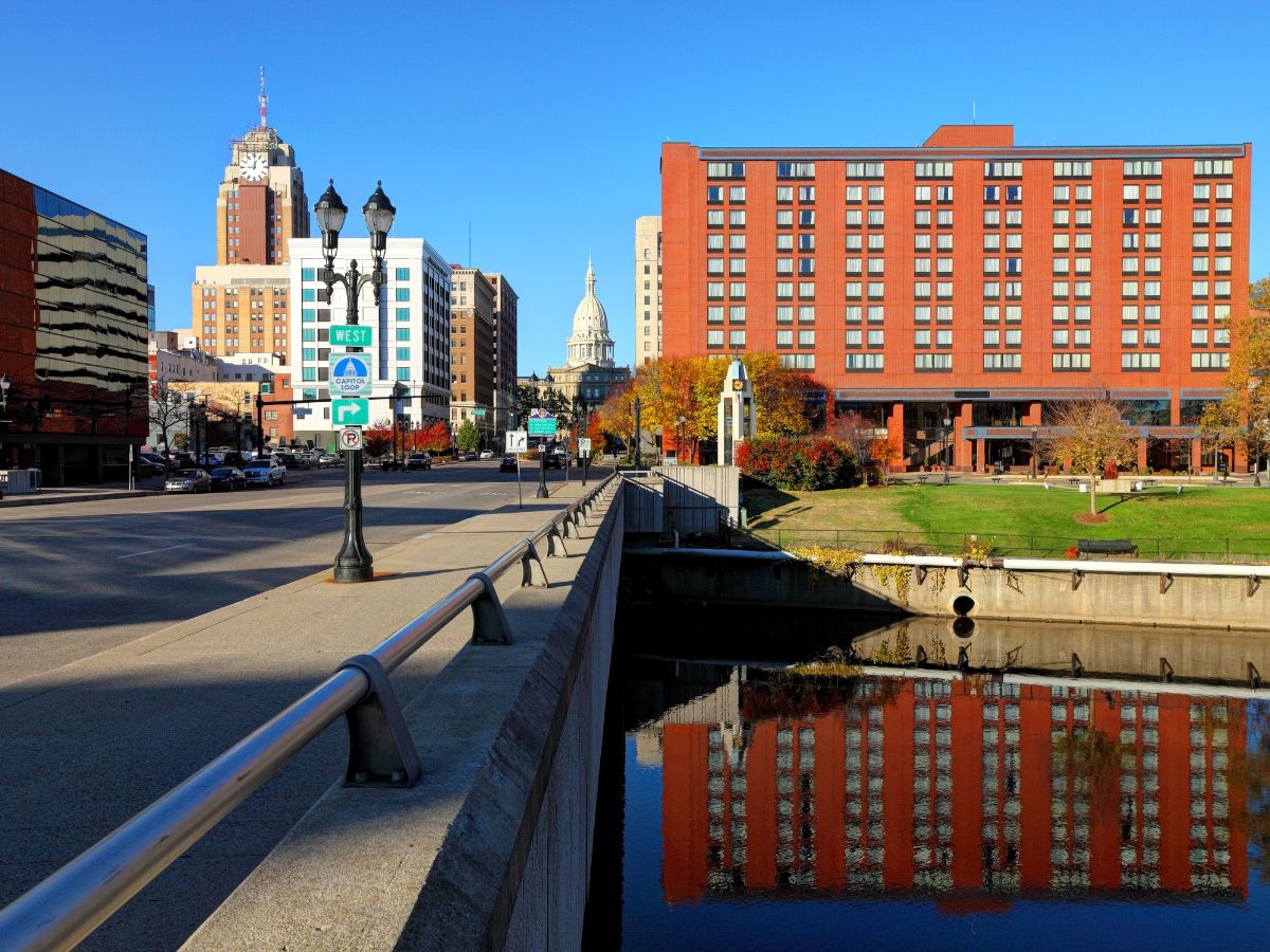 Lansing 1